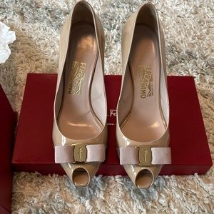 Sold Salvatore Ferragamo Patent Leather Bow Accent Pump Peeptoe